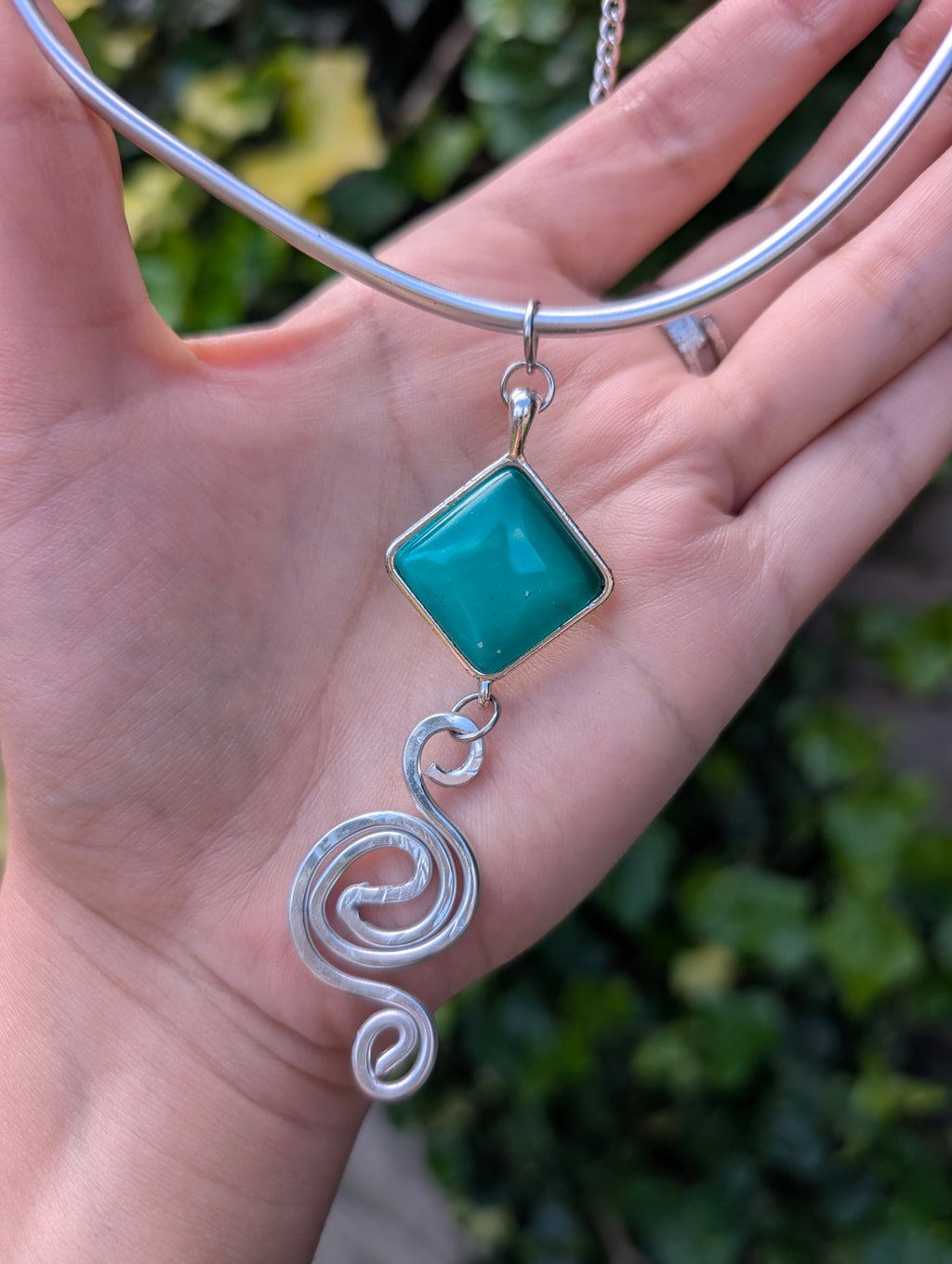 Emerald Spiral Choker